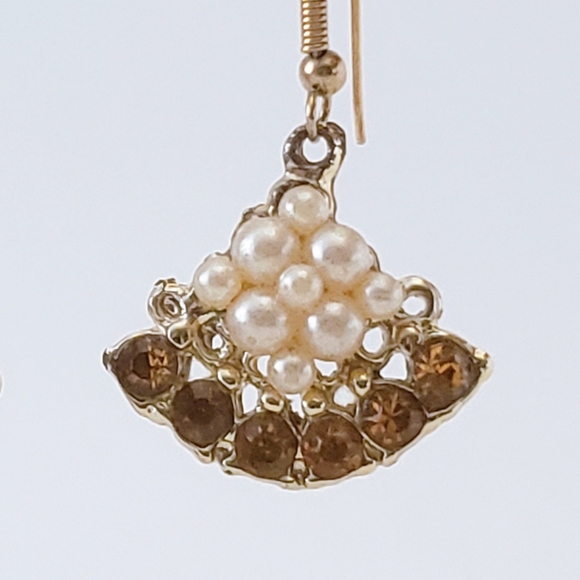 Pearl Cluster with Amber Rhinestone Dangly Earrings - Picture 6 of 7